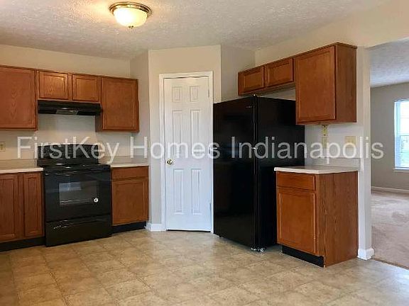 3rd image of 3105 Cluster Pine Dr