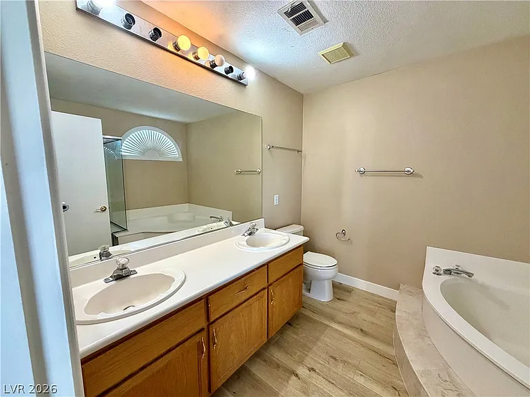1870 Silver Bough Ct — Photo 20