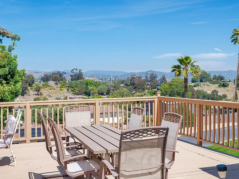 1527 Calavo Dr — Photo 16