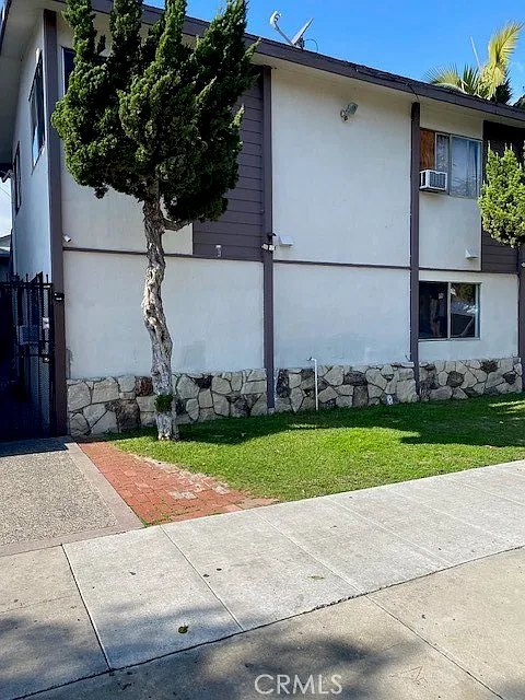 1 bed, 750 sqft, $1,795 — Photo 2