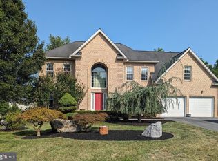 2447 Castlegreen Dr, Greencastle, PA