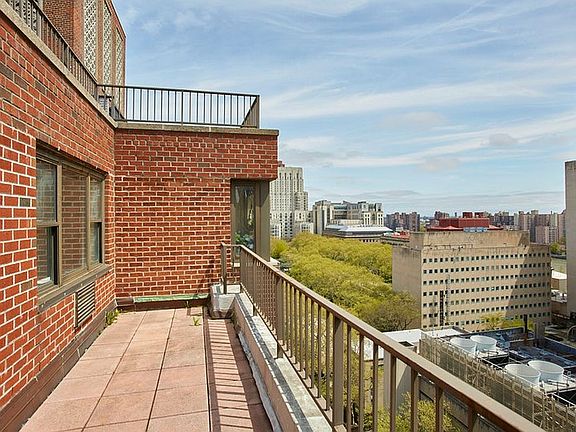 5th image of 1175 York Ave APT Phb3