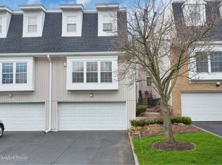 70 Hidden Ridge Dr, Syosset, NY