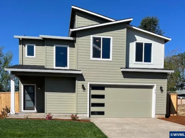 213 NW Royal Ave, Saint Dallas, OR 97338