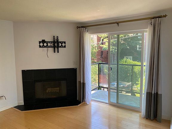 5th image of 231 Belmont Ave E Unit 201