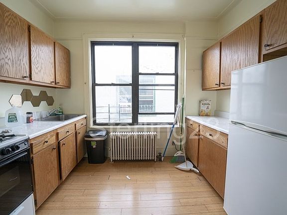 2nd image of 3218 34th St APT 3R