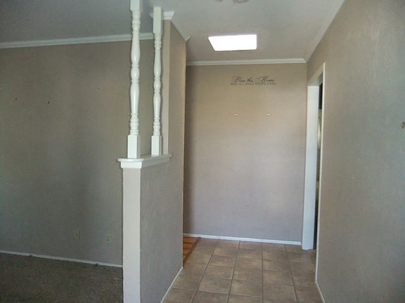 3rd image of 1932 Lynn St