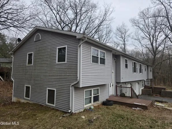 627 Englemore Road, Clifton Park, NY 12065