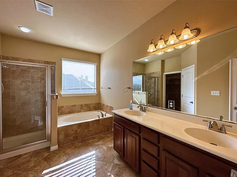 321 Braylen Cv — Photo 13