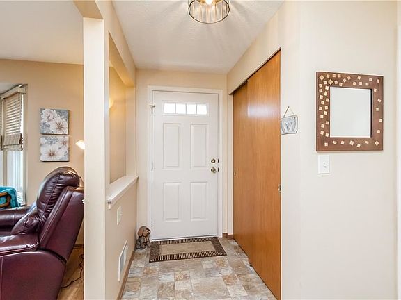 3rd image of 470 Nadine Dr