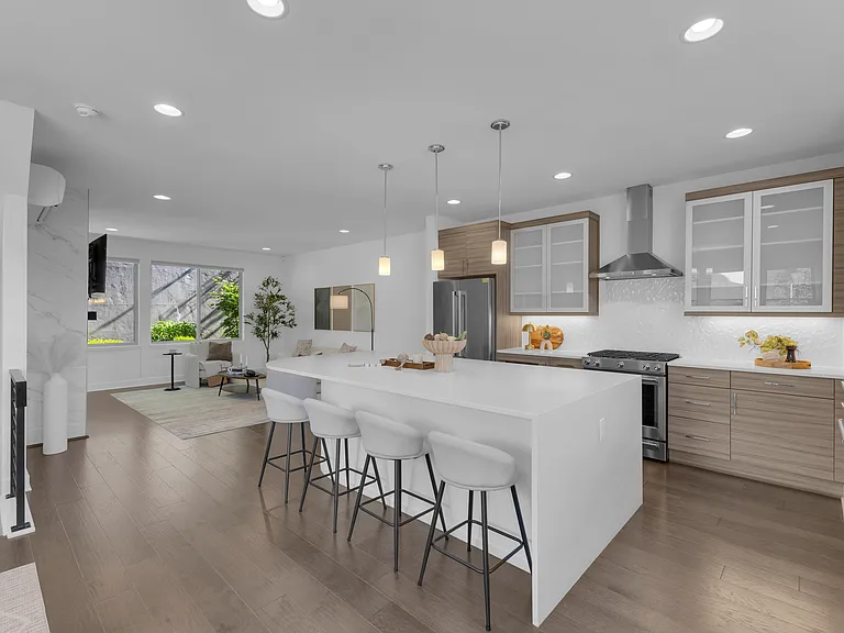 13511 SE 68th Pl — Photo 8