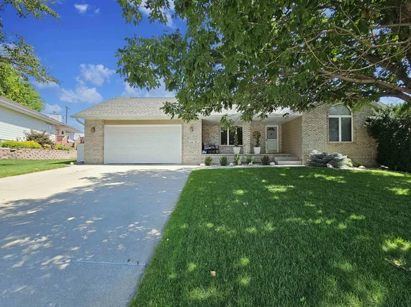 1507 Sherwood Cir, Kearney, NE 68845