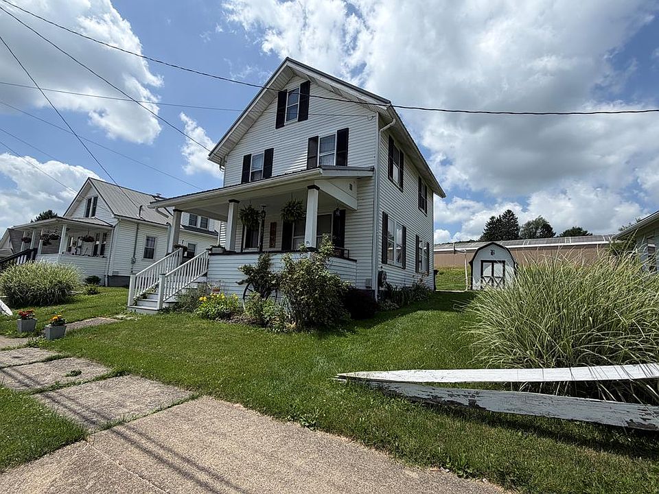 1st image of 657 Petrolia St