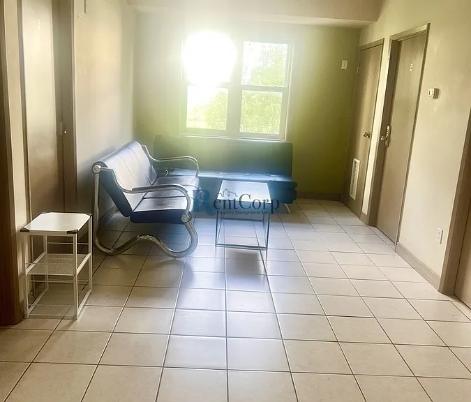 202 Lester St #5 — Photo 5