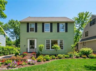 2463 Derbyshire Rd, Cleveland Heights, OH 44106