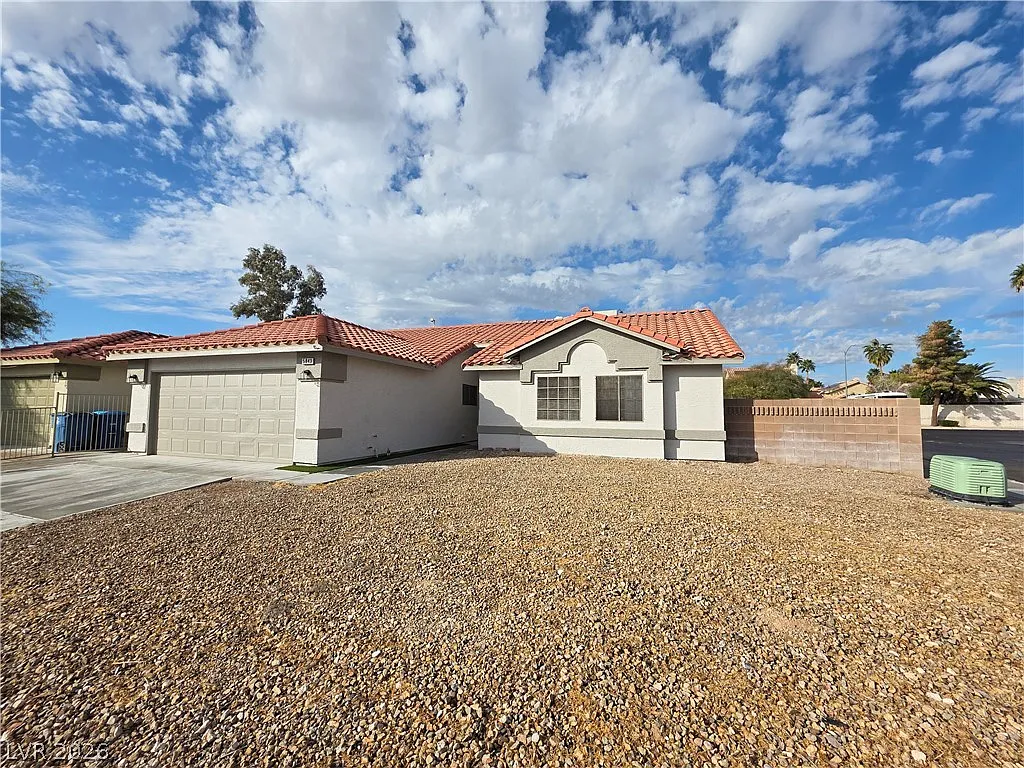 3 bed, 2.0 bath, 1498 sqft, $1,950 — Photo 4