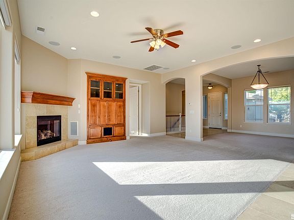 4th image of 3730 Desert Fox Dr