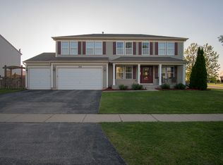 1050 N Hearthstone St, Elkhorn, WI 53121