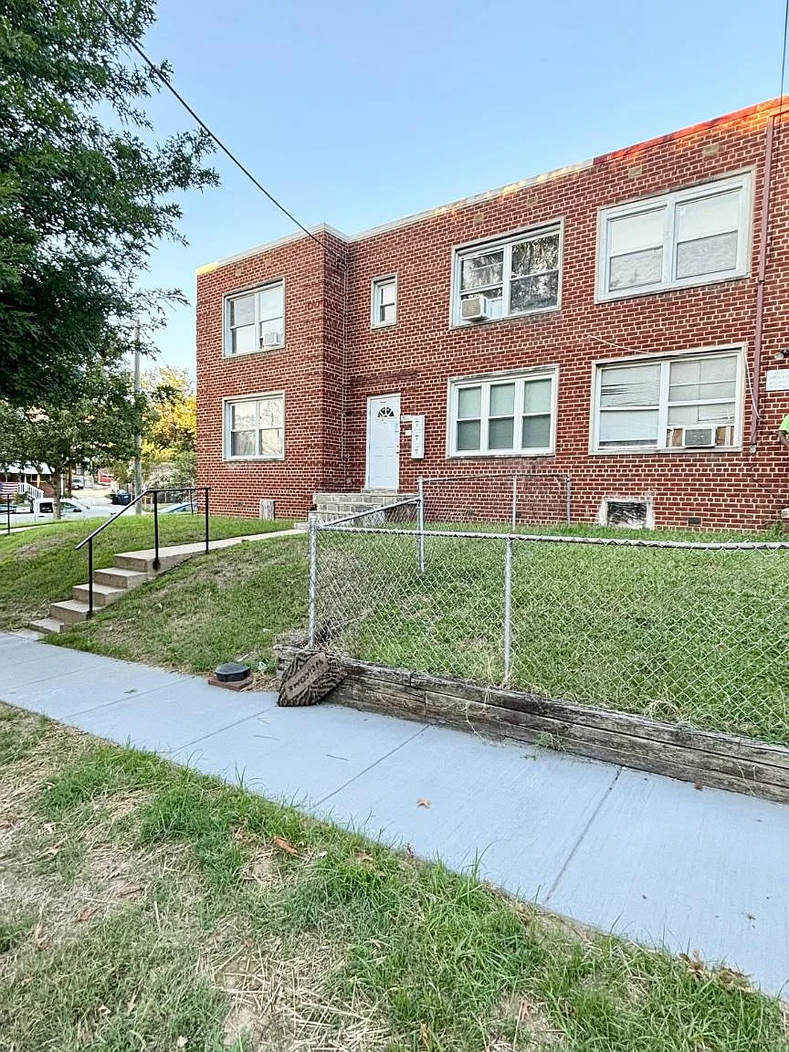 1 bed, 1.0 bath, 3252 sqft, $1,499 — Photo 1