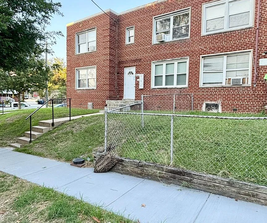 400 Chaplin St SE