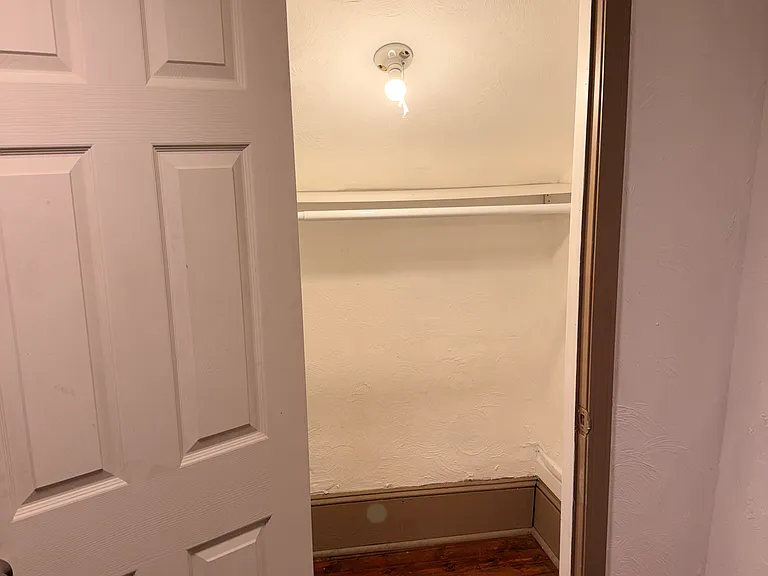 Oak Ave — Photo 14