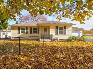 10 Ironwood Dr, Rochester, NY 14616