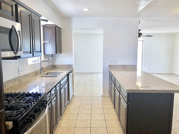 4th image of 711 E Hacienda Dr