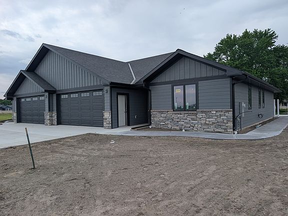 5th image of 2032 Minden Dr