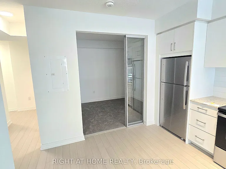 4010 Eglinton Ave W #520 — Photo 11