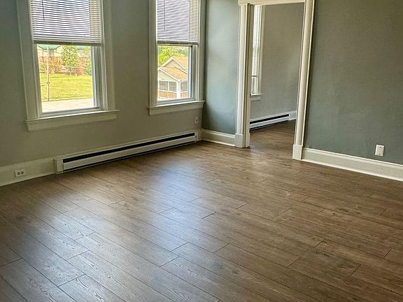 4th image of 4309 Vermont Ave #2
