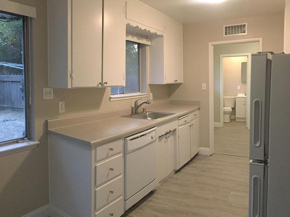 1st image of 3808 El Camino Ave