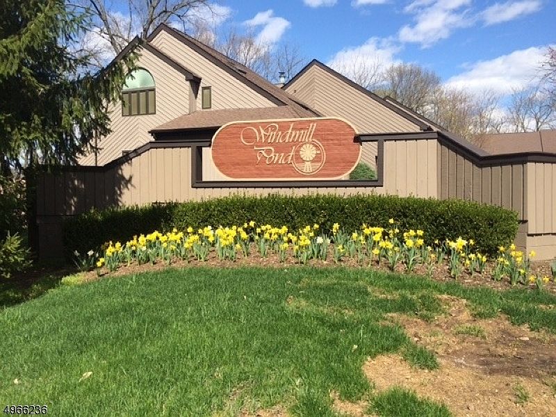 1st image of 22 Windmill Dr