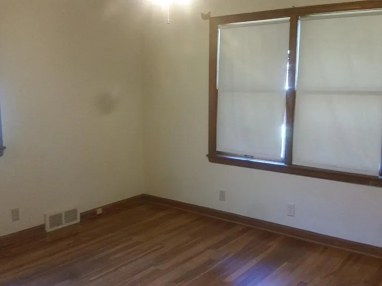 603 E High St — Photo 8