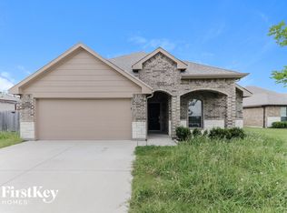 705 Woodcrest Dr, Ennis, TX 75119