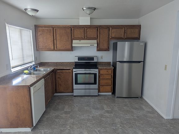2nd image of 1010 Barrows Dr