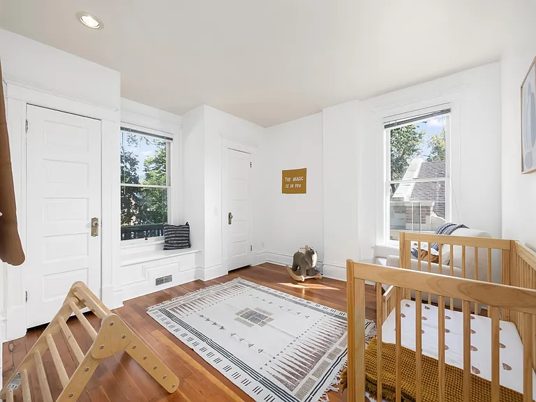 115 N G St — Photo 11