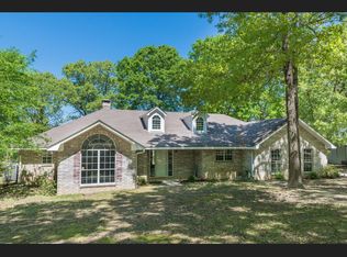 422 Meadowview Cir, Longview, TX 75604