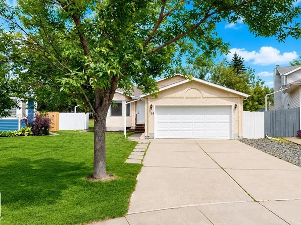 19 Darlington Bay, Strathcona County, AB T8H 1P4