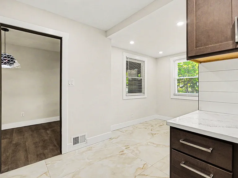 27157 Lucerne Dr — Photo 11