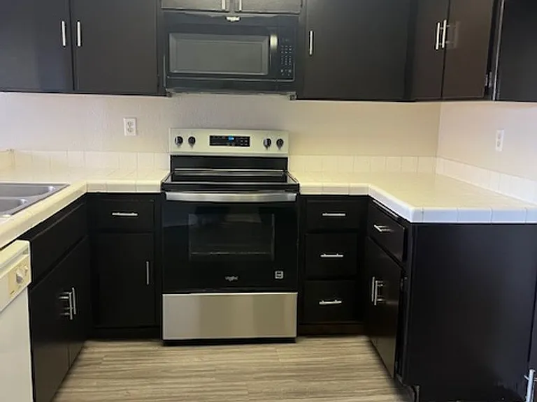 2600 Chandler Ct #31 — Photo 6