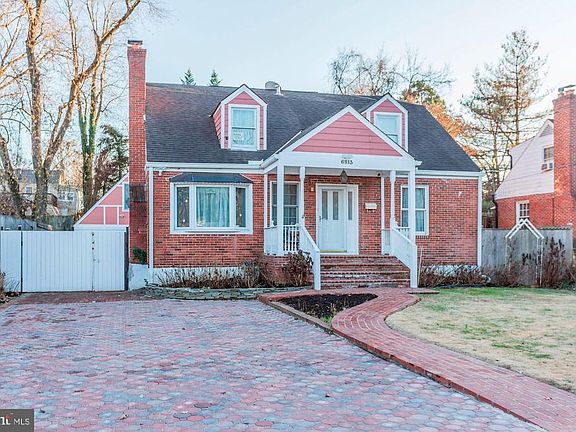 Luxury, DOUBLE WIDE, Paver Driveway!