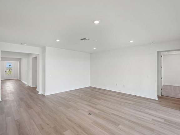 4th image of 5641 Hampton Park Circle