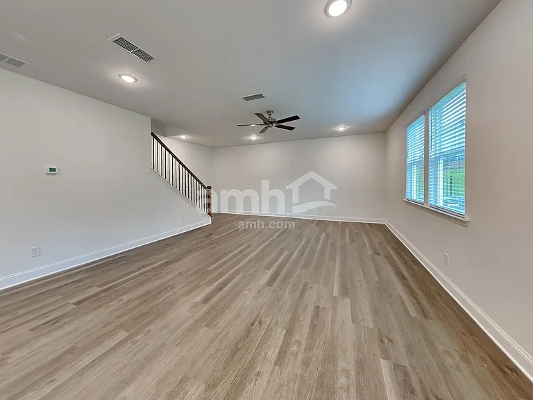 1394 Soapstone Rd — Photo 5