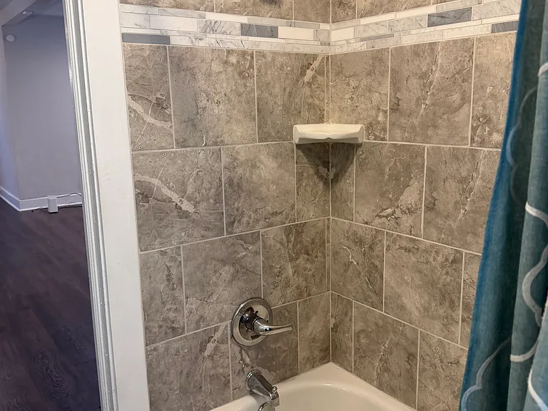 1700 Lansing Ave — Photo 8