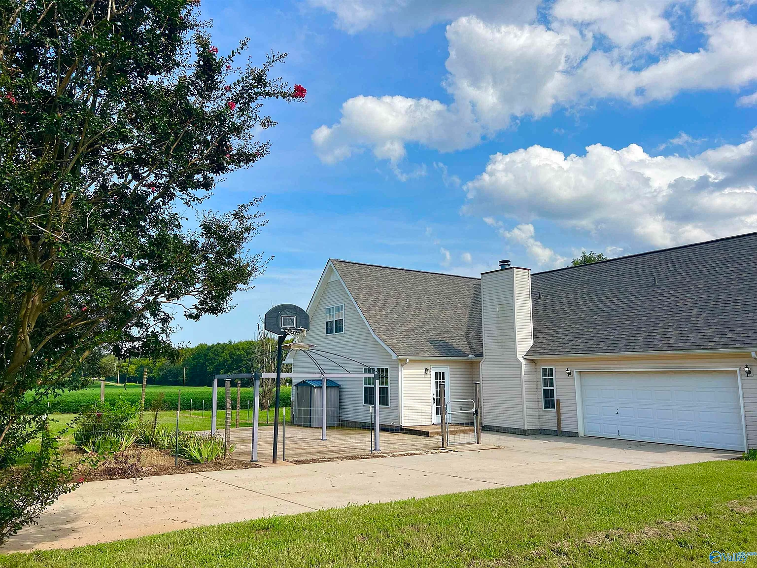 5 bed, 3.5 bath, 2544 sqft, $2,200 — Photo 3