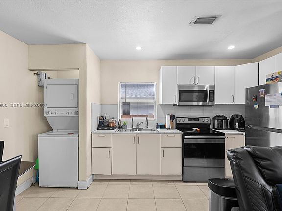 5th image of 3073 NW 59th St