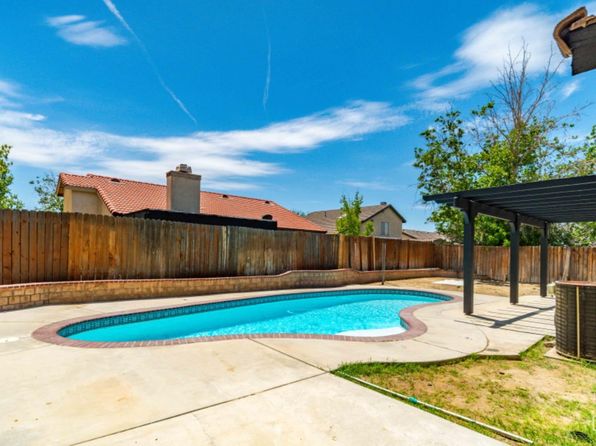 2352 E Kildare St, Lancaster, CA 93535