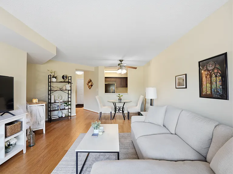 2100 Langston Blvd #207 — Photo 3