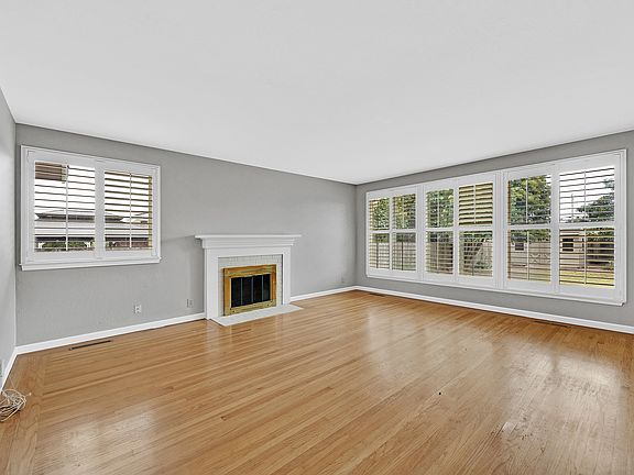 4th image of 24877 Tioga Rd