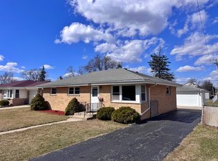 337 Forest Preserve Dr, Wood Dale, IL 60191